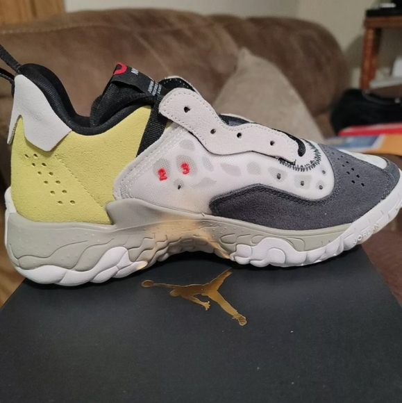 Jordan delta 2 size 6.5Y - Picture 7 of 11